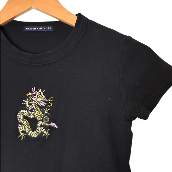 Brandy Melville | Black short sleeve crewneck crop top tee shirt dragon print - Picture 5 of 13